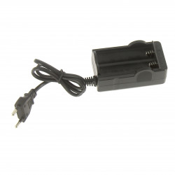 CHARGEUR ACCU 2600 OU CR123